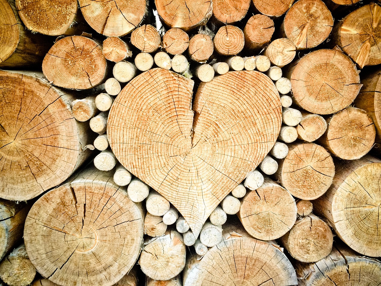 Finishing Techniques for Wooden Jewelry